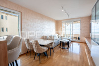 Luksuzan dvosoban stan s panoramskim pogledom na more na Žnjanu