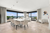 LUKSUZAN PENTHOUSE NA 2. KATU S KROVNOM TERASOM I PANORAMSKIM POGLEDOM