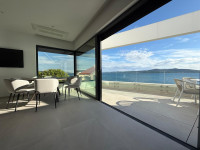 LUKSUZAN PENTHOUSE S GARAŽOM- 1. red uz more