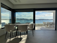 LUKSUZAN PENTHOUSE S GARAŽOM- 1. red uz more