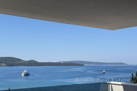 Luksuzan penthouse s otvorenim pogledom na more