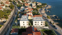 Luksuzan stan u prizemlju s vrtom – Brodarica, DRUGI RED DO MORA!