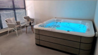 Luksuzan trosoban sa jacuzzijem! Dugoročan najam!
