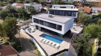 Luksuzna dizajnerska vila s bazenom – okolica Rovinja