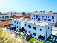 Luksuzna dvojna kuća s bazenom – Privlaka, 150 m od mora S3
