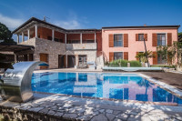 Luksuzna kamena vila s bazenom i zemljištem – Rovinj