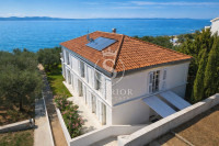 LUKSUZNA MODERNA VILA – PRVI RED DO MORA, ZADAR