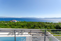 Luksuzna vila s 4 apartmana i pogledom na more