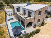 HITNA PRODAJA!! LUKSUZNA VILA S BAZENOM I JACUZZIJEM - Čisla, Omiš