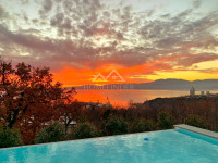 Luksuzna vila s bazenom i panoramskim pogledom na more, Kostrena