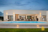 Luksuzna vila s bazenom, Smoković, 3032 m2 // Luxury villa, Smokovic