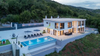 Luksuzna vila sa bazenom te panoramskim pogledom na Kvarnerski zaljev!