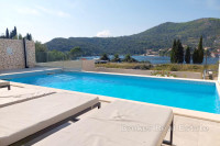 Luksuzna vila u blizini plaže s pogledom na more