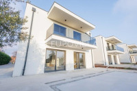 Luksuzna vila za dugoročni najam u Funtani s vrtom i terasama