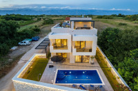 Luksuzna vila s jacuzzijem i krovnom terasom – Privlaka, Zadar