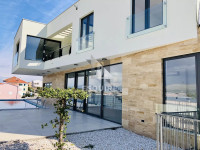 Čiovo, Okrug Donji – vila s grijanim bazenom i pogledom na more, 361 m