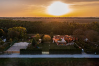 Luksuzna vila sa unutarnjim bazenom (prodaja)