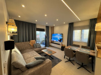 Luksuzni penthouse u K. Kambelovcu – privatna krovna terasa i pogled
