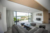 Luksuzni penthouse nedaleko od mora