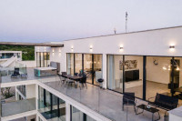 LUKSUZNI PENTHOUSE S PANORAMSKIM POGLEDOM NA MORE, 170m2