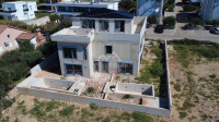 Luksuzni stan s bazenom, vrtom i pogledom na more, 99m2, 4S, Mandre, N