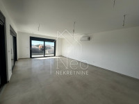 Luksuzni stan na drugom katu, Tribunj