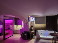 LUKSUZNO MODERNO UREĐEN APARTMAN U STROGOM CENTRU