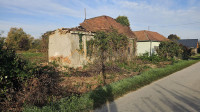 Lupoglav, veliko zemljište s kućom, građevinski dio cca 2.100 m²