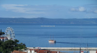 RIJETKOST Makarska centar namješten stan sa pogledom na more + parking