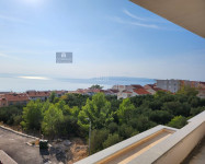 Makarska, trosoban penthouse s terasom i prekrasnim pogledom na more