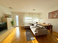 MAKSIMIR- PREDIVAN 4S stan u urbanoj vili +BALKON i GM