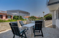 MALI LOŠINJ-kuća s pogledom na more i grad