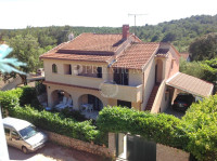Mali Lošinj, samostojeća kuća s dvije stambene jedinice!