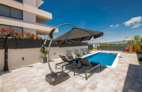 MALINSKA - Luksuzni apartman s bazenom u blizini mora