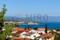 Malinska, namješteni apartman s pogledom na more, blizina plaže