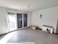 Malinska, prodaja, apartman u prizemlju 500m od mora!
