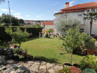 Malinska, samostojeća kuća 230m2, okućnica 450m2, 100m od mora!