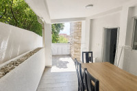 Mandre, 3-sobni apartman 51 m2 u prizemlju s terasom i vrtom