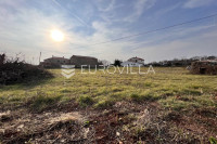 Marčana, Loborika, građevinsko zemljište 576 m² na odličnoj lokaciji s