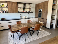 Martinovka - adaptiran dvoetažni 4-S stan, 128.5 m², 2 lođe