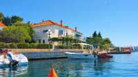 MASLENICA-šesterosoban namješten apartman 130m-1 RED DO MORA