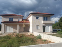 MATULJI, MUČIĆI – NOVOGRADNJA, DUPLEX KUĆA S BAZENOM