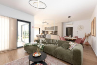 MATULJI, NOVOGRADNJA S DVA BAZENA - DUGOROČNI NAJAM