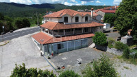 Matulji okolica, Šapjane, poslovno stambena kuća 780 m2 s velikom okuć