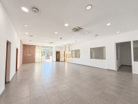 MATULJI - POSLOVNI PROSTOR - ZAKUP, 281 m², VELIKI PARKING, ODLIČNA LO
