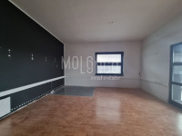 MATULJI, poslovni prostor s vlastitim parkingom