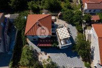 MEDITERANSKI DOM NA VIRU – KUĆA S VELIKOM OKUĆNICOM I GARAŽOM