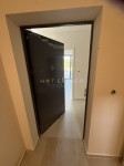 Medulin, 650 m od plaže, novo, prizemni 2 SS stan s 132 m2 vrta