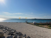 Medulin, fantastična lokacija, 50 m od plaže, 2 SS apartman u visokom