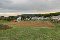 Medulin, Pomer, građevinsko zemljište 120m od mora, pogled more